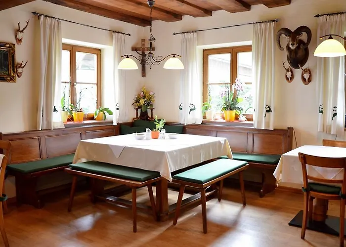 霍费巴乌古特酒店 招待所